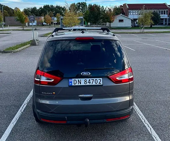 Ford Galaxy 2012 photo 4