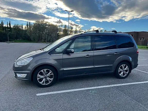 Ford Galaxy 2012 photo 2