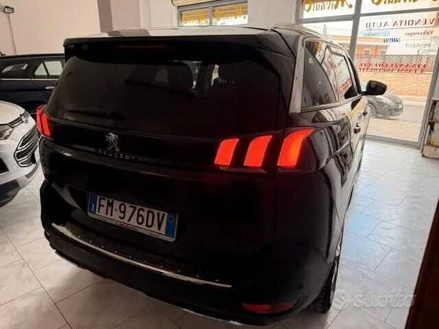 Peugeot 5008 2017 photo 5