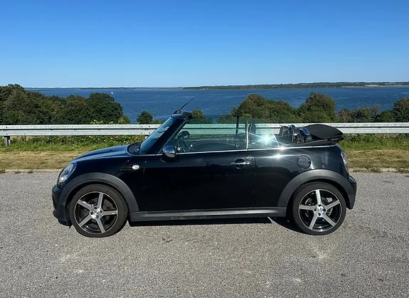 Mini Cooper 2011 photo 2
