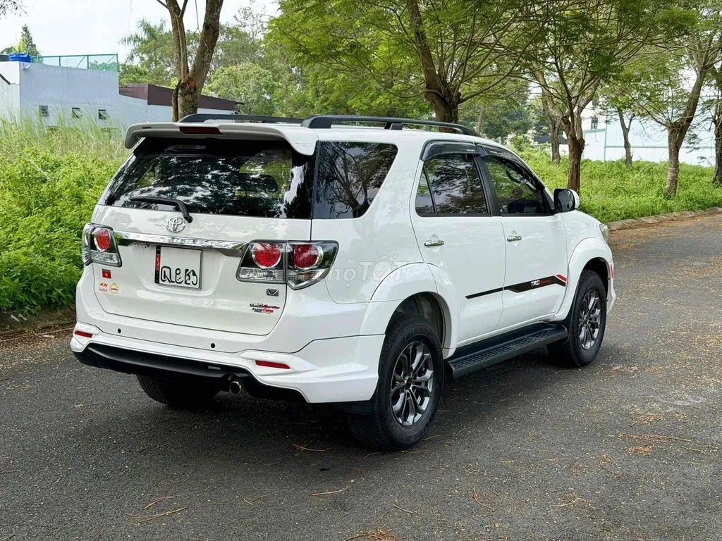 Toyota Fortuner 2016 photo 2