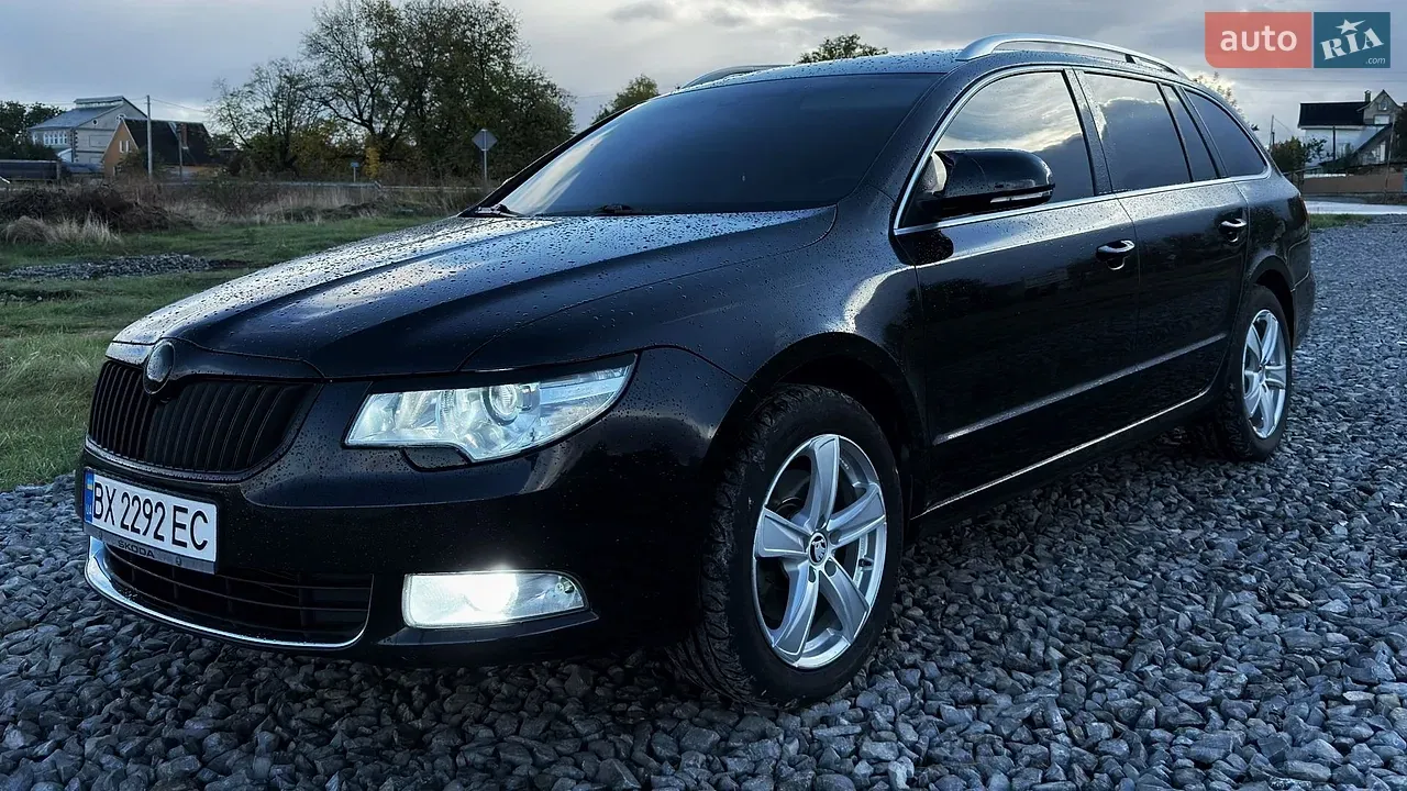 Skoda Superb 2012 photo 2