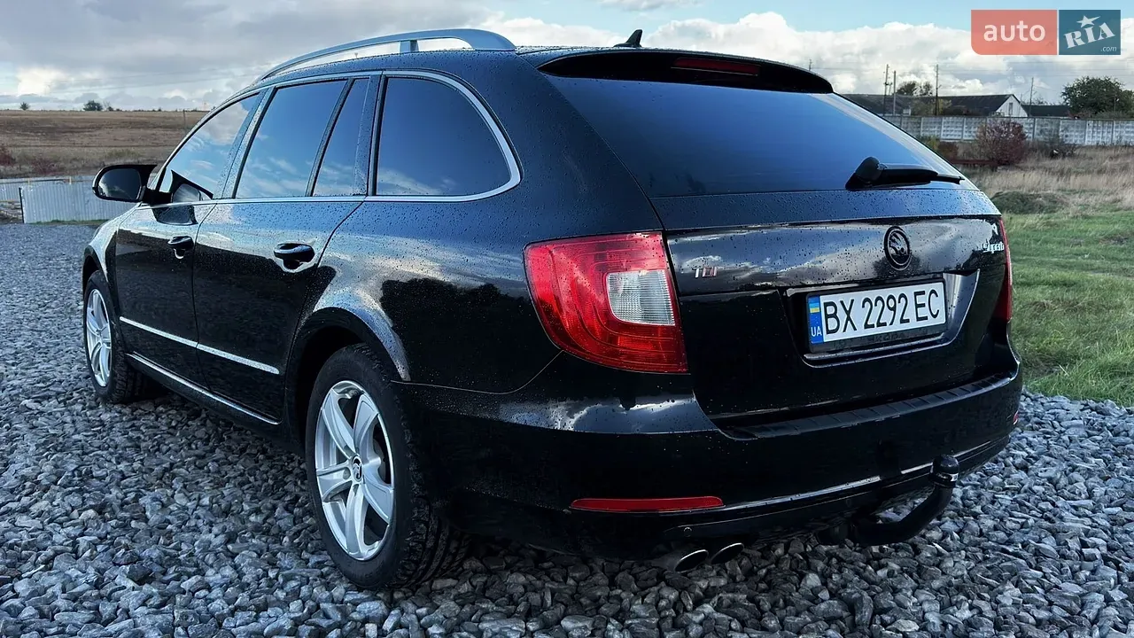 Skoda Superb 2012 photo 5