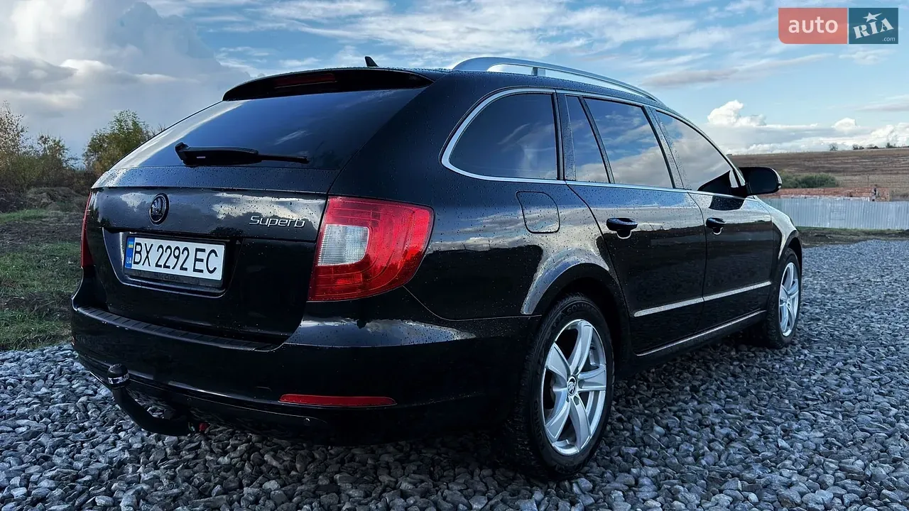 Skoda Superb 2012 photo 4