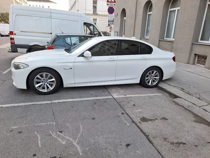 BMW 5 Series 2011 photo 3