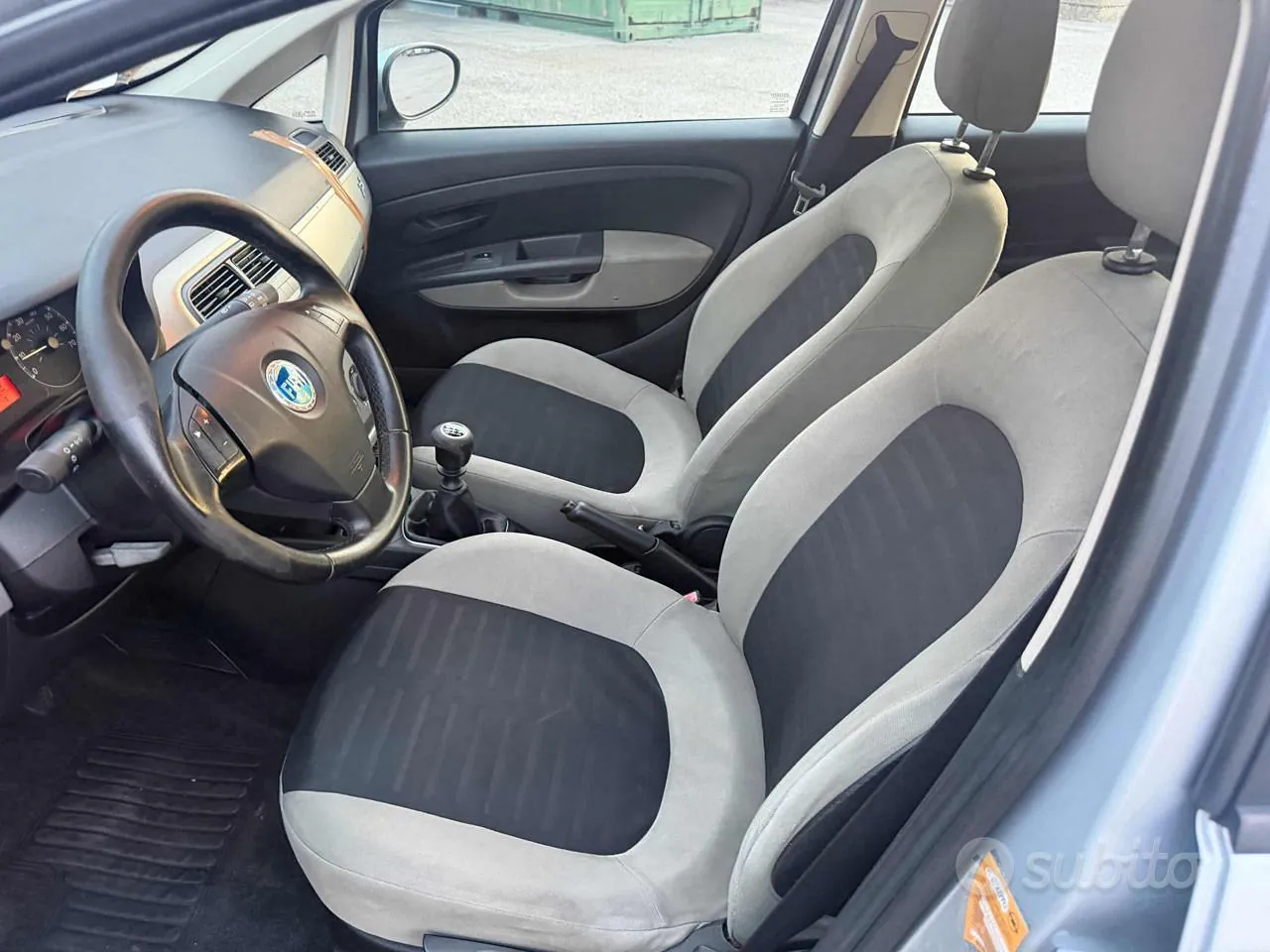 Fiat Grande Punto 2006 photo 4