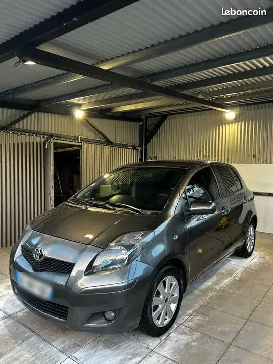 Toyota Yaris 2009 photo 2
