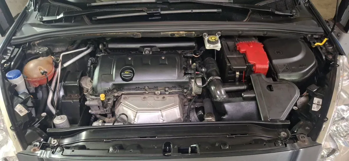 Peugeot 308 2008 photo 3