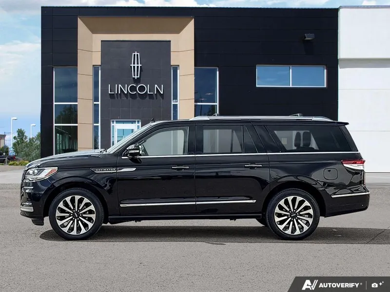 Lincoln Navigator 2023 photo 3