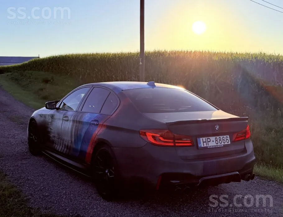 BMW M550I 2018 photo 3