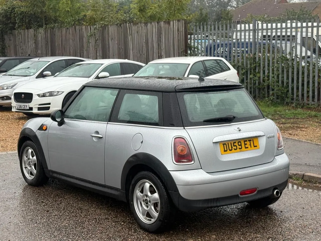 Mini Hatch 2009 photo 4