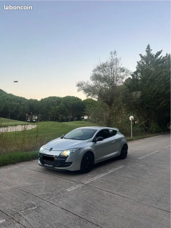 Renault Megane 2010 photo 2