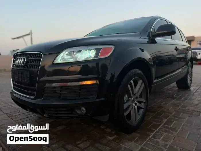 Audi Q7 2010 photo 2