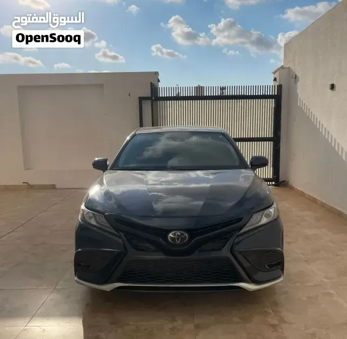Toyota Camry 2021 photo 2