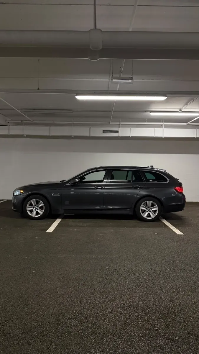 BMW 5 Series 2016 photo 3