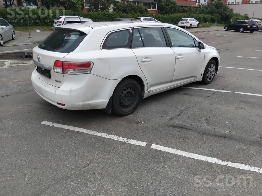 Toyota Avensis 2013 photo 5