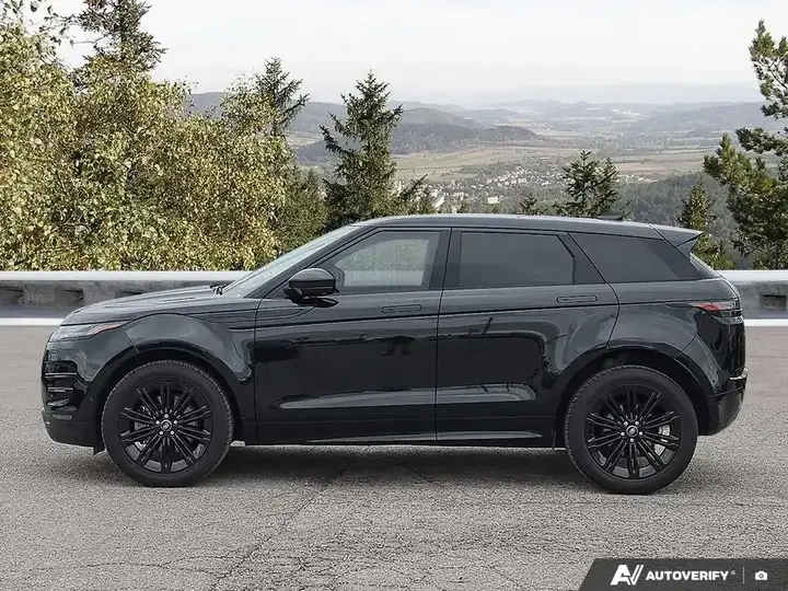 Land Rover Range Rover Evoque 2024 photo 3