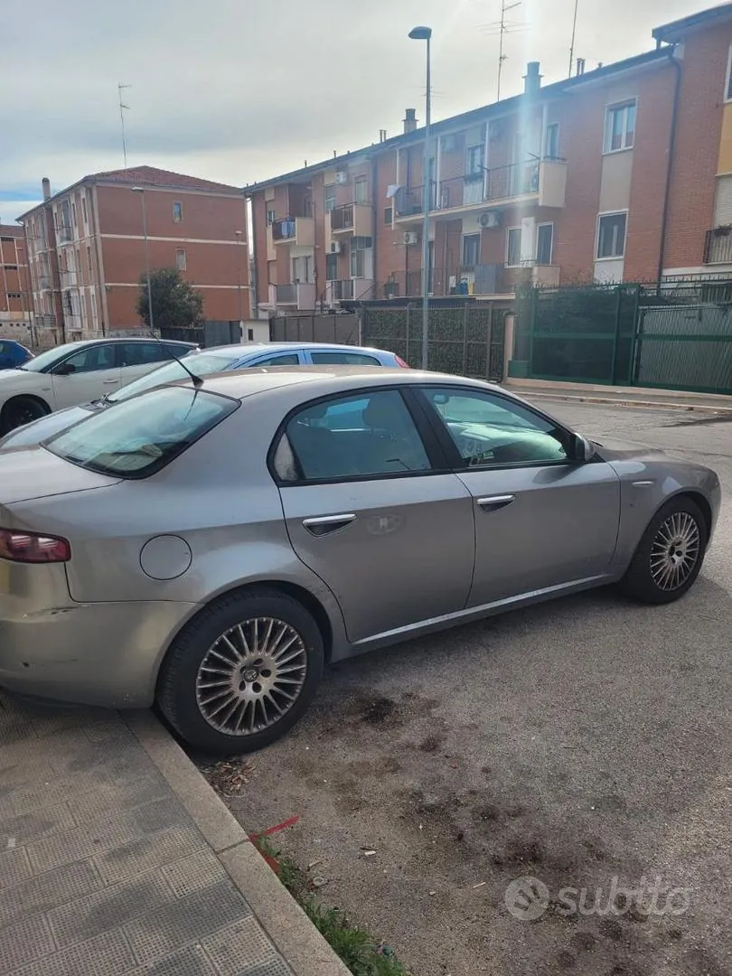 Alfa Romeo 159 2006 photo 3