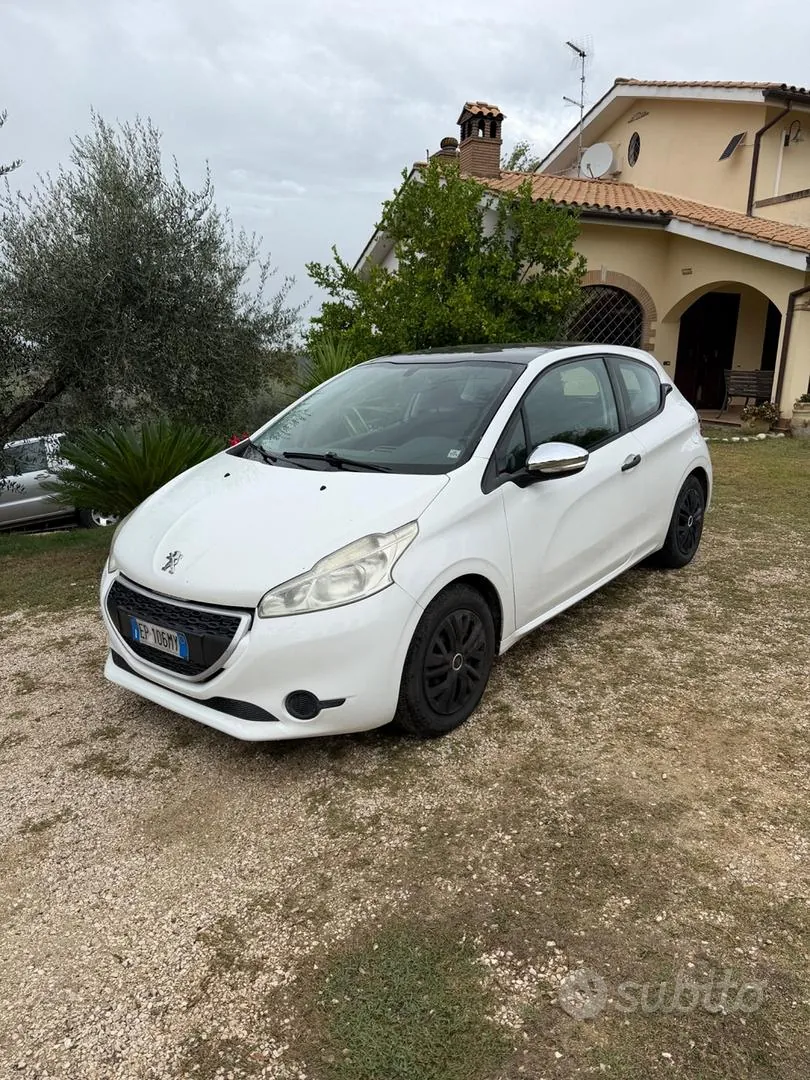 Peugeot 208