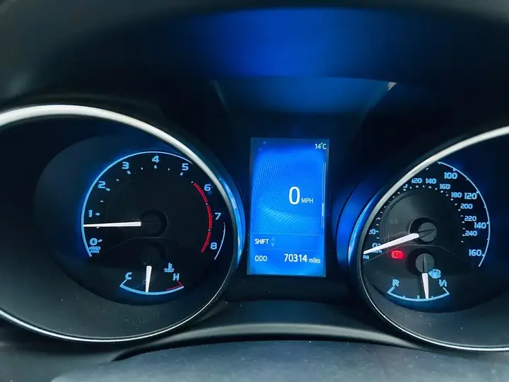 Toyota Auris 2015 photo 4