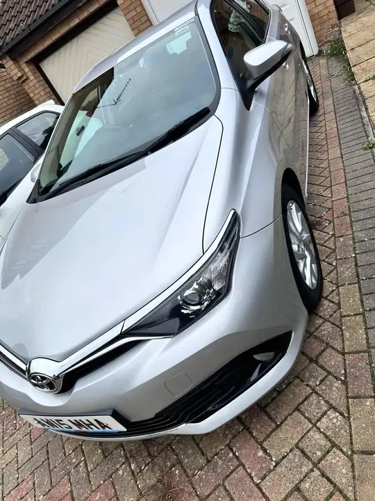Toyota Auris 2015 photo 3