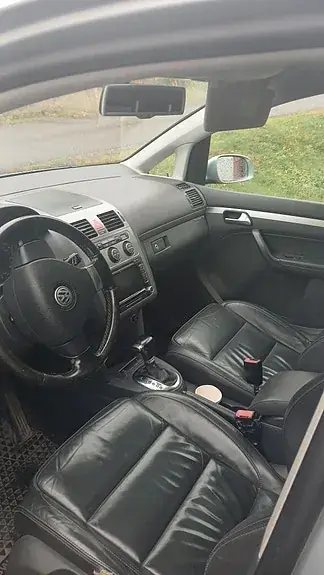 Volkswagen Touran 2009 photo 4