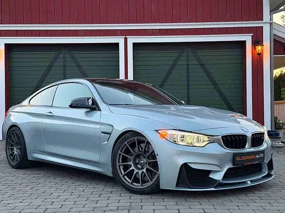 BMW M4 2015 photo 2