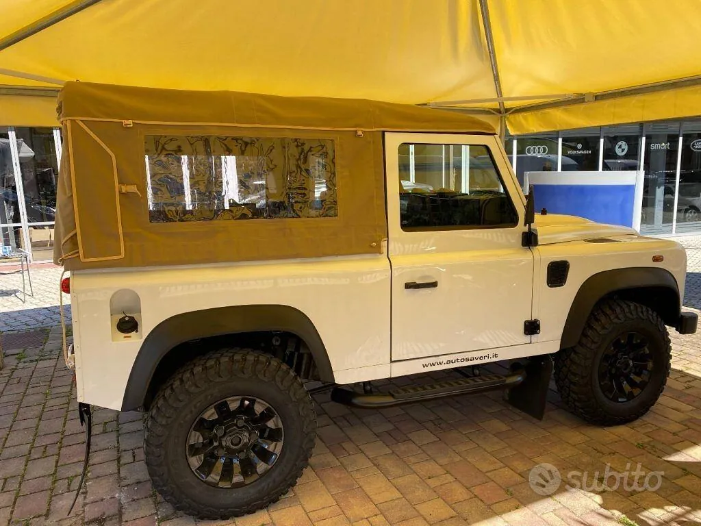 Land Rover Defender 2014 photo 5