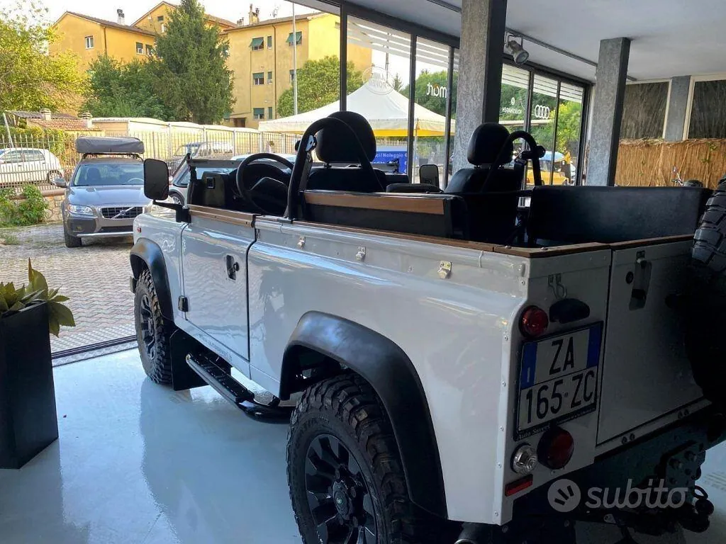 Land Rover Defender 2014 photo 3