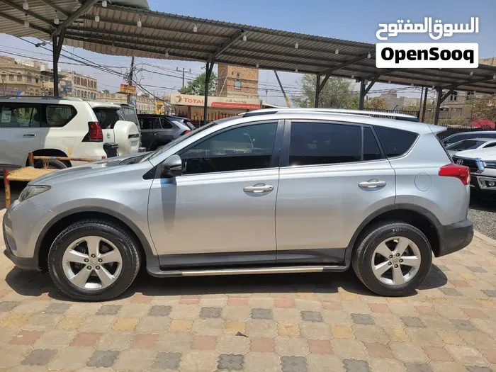 Toyota Rav 4 2014 photo 2