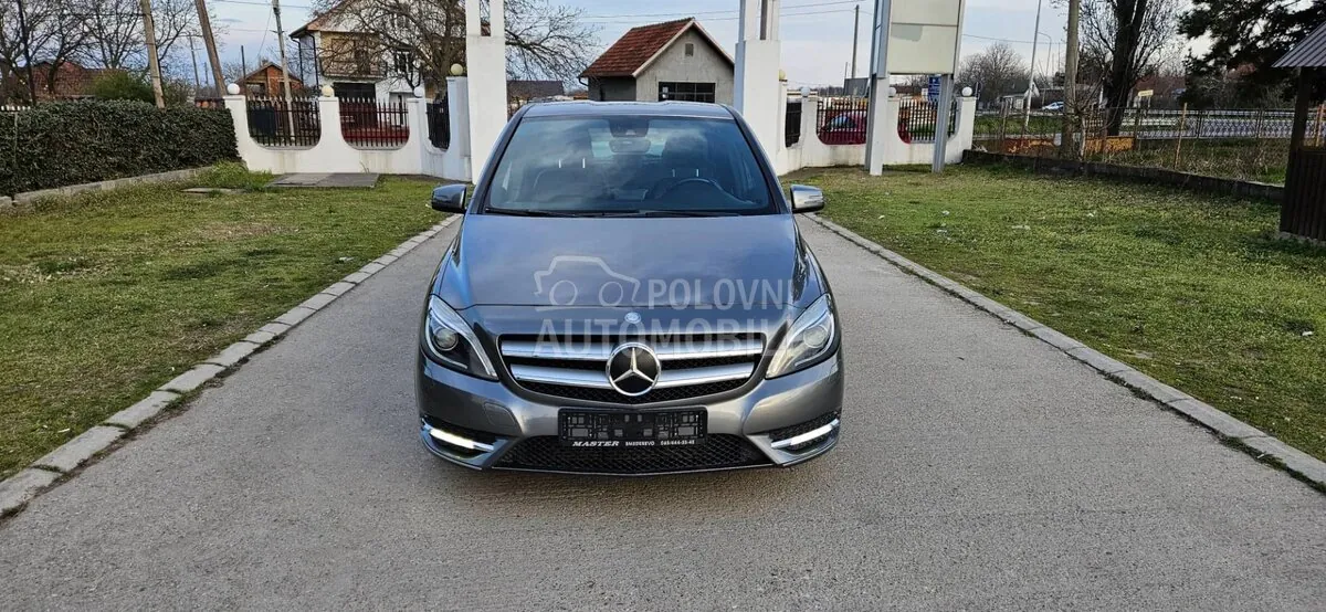 Mercedes-Benz B-Class 2012 photo 4