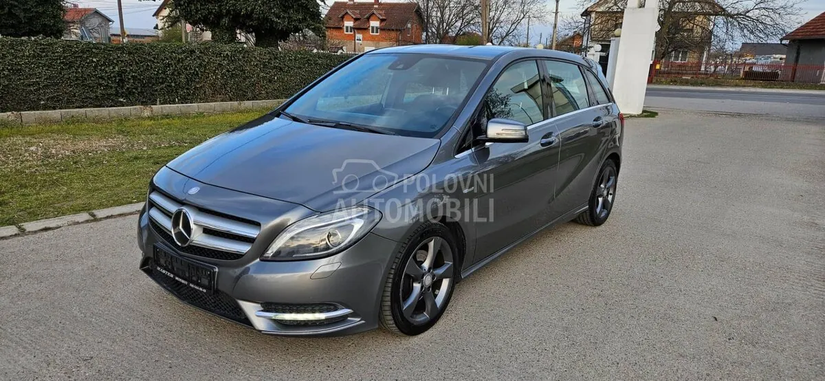 Mercedes-Benz B-Class 2012 photo 3