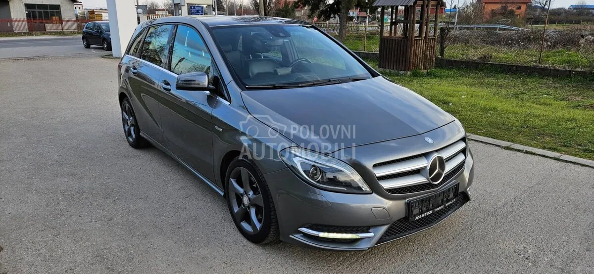 Mercedes-Benz B-Class 2012 photo 5