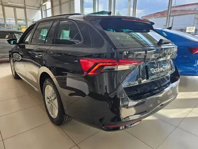 Skoda Octavia Combi 2025 photo 2