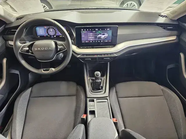 Skoda Octavia Combi 2025 photo 4