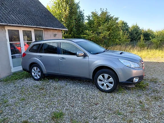 Subaru Outback 2010 photo 5