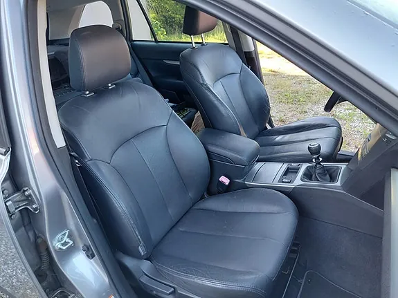 Subaru Outback 2010 photo 2