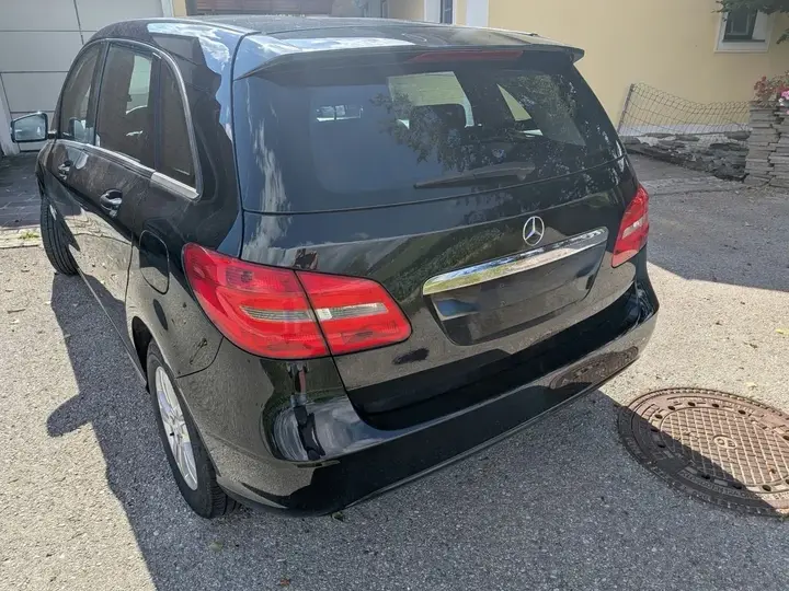 Mercedes-Benz B-Class 2012 photo 3