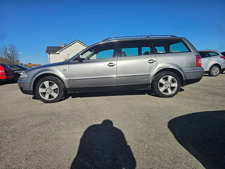 Volkswagen Passat Variant 2002 photo 3