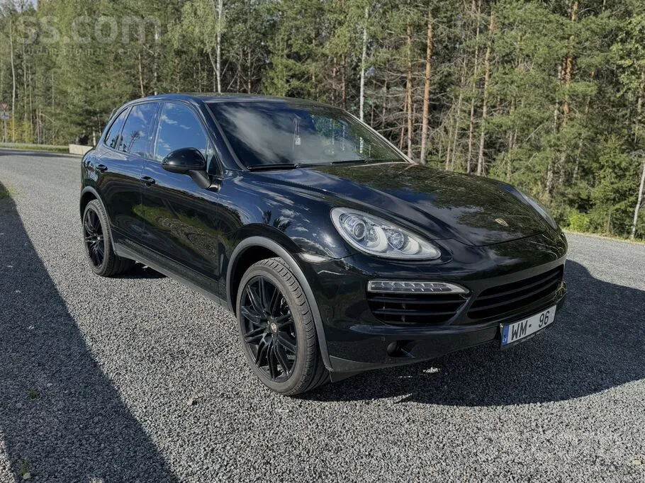 Porsche Cayenne 2012 photo 2