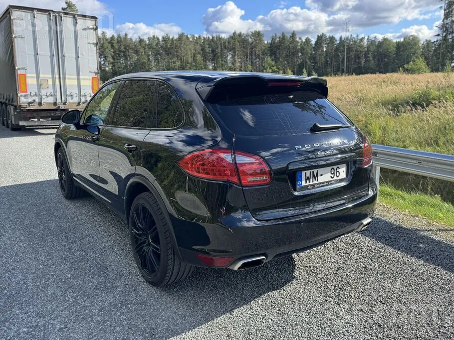 Porsche Cayenne 2012 photo 5