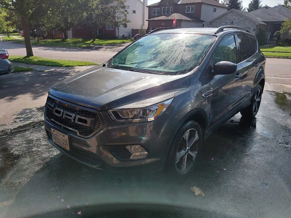 Ford Escape 2018 photo 2