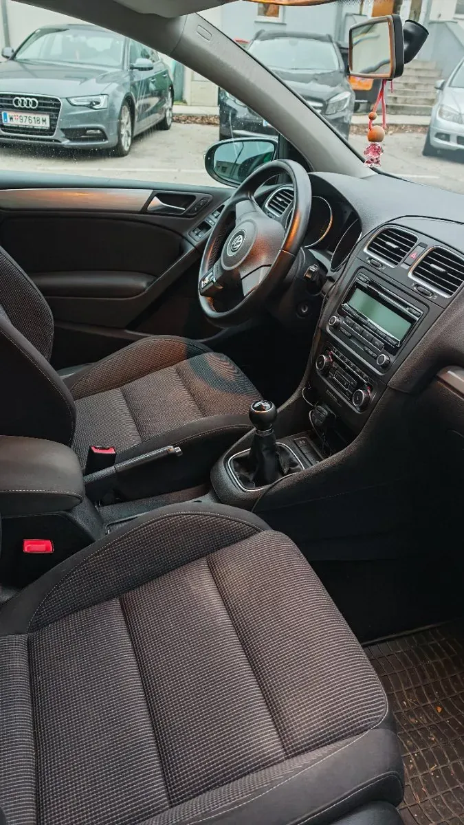 Volkswagen Golf 2010 photo 3
