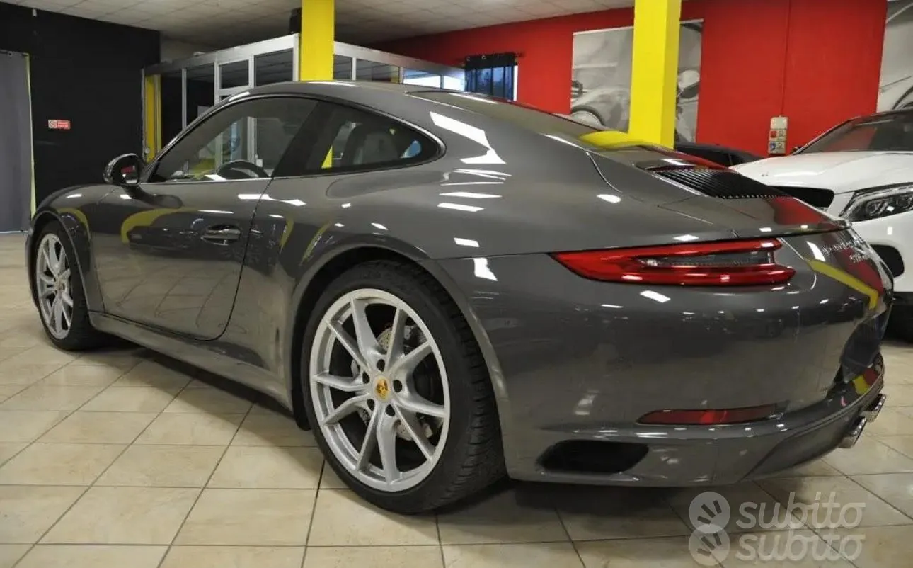 Porsche 911 2018 photo 3