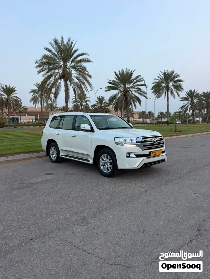 Toyota Land Cruiser 2018 photo 2