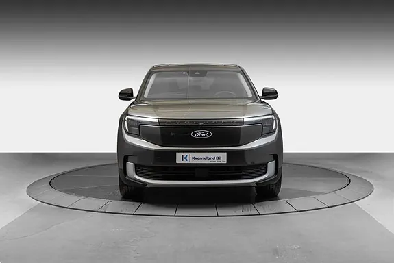 Ford Explorer 2026 photo 2