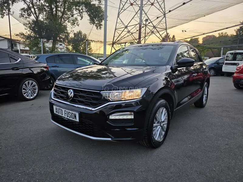 Volkswagen T-Roc 2021 photo 2