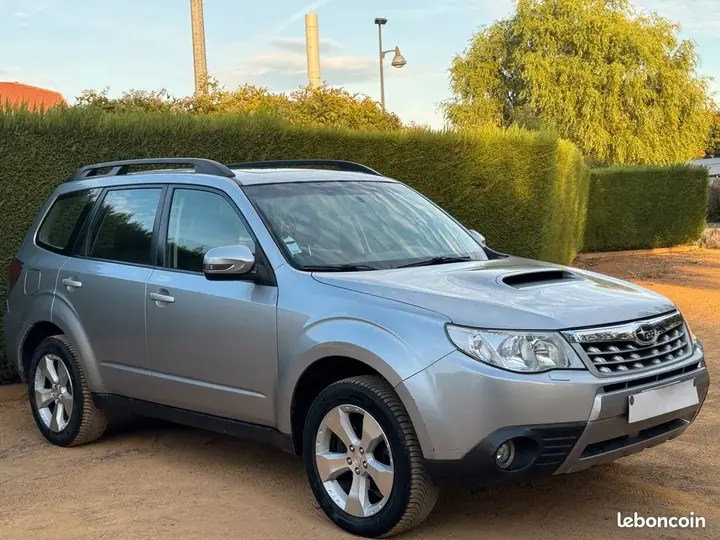 Subaru Forester 2013 photo 2