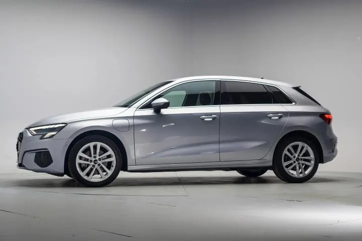 Audi A3 2022 photo 2