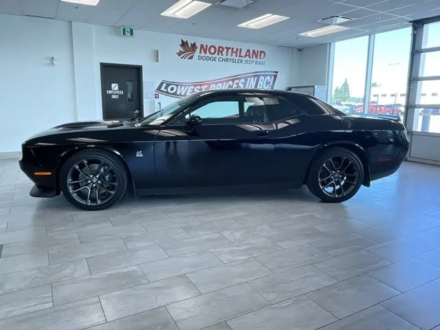 Dodge Challenger 2023 photo 2